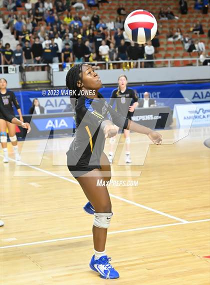 Thumbnail 3 in Phoenix Country Day vs. Trivium Prep (AIA 2A Final) photogallery.