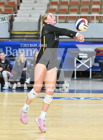 Thumbnail 2 in Phoenix Country Day vs. Trivium Prep (AIA 2A Final) photogallery.