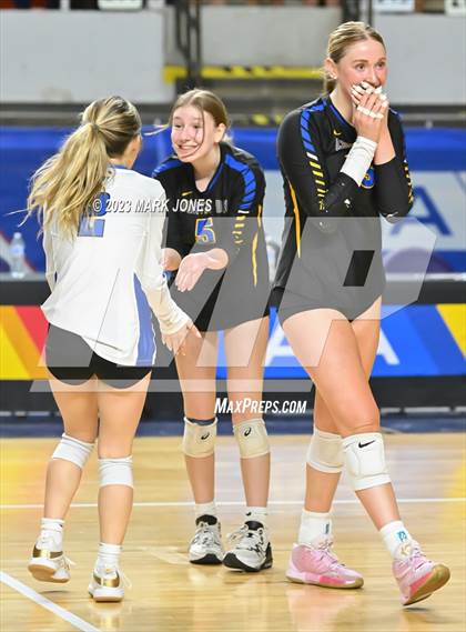 Thumbnail 3 in Phoenix Country Day vs. Trivium Prep (AIA 2A Final) photogallery.