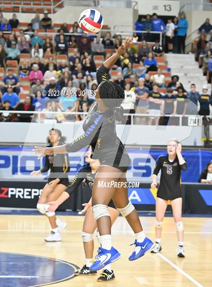 Thumbnail 2 in Phoenix Country Day vs. Trivium Prep (AIA 2A Final) photogallery.