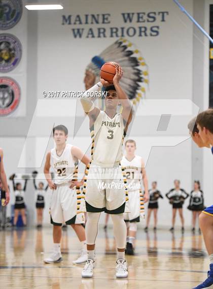 Thumbnail 2 in Lake Forest vs Stevenson (IHSA 4A Regional Semifinal)  photogallery.