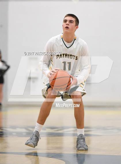 Thumbnail 3 in Lake Forest vs Stevenson (IHSA 4A Regional Semifinal)  photogallery.