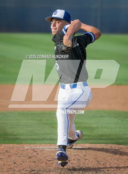 Thumbnail 3 in Glendora vs. San Dimas (CIF SS Division 3 Final) photogallery.
