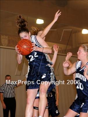Thumbnail 2 in Irvine University vs. Northwood (Ocean View Tournament) photogallery.