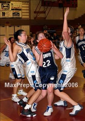 Thumbnail 2 in Irvine University vs. Northwood (Ocean View Tournament) photogallery.