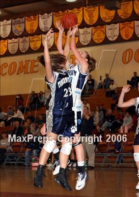 Thumbnail 3 in Irvine University vs. Northwood (Ocean View Tournament) photogallery.