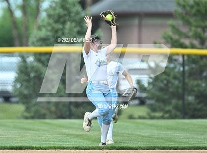 Thumbnail 3 in Joliet Catholic vs Lemont (IHSA 3A Sectional Semifinal) photogallery.