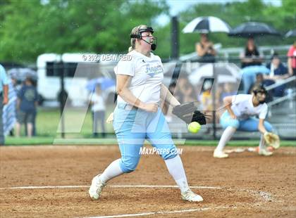 Thumbnail 3 in Joliet Catholic vs Lemont (IHSA 3A Sectional Semifinal) photogallery.