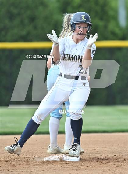 Thumbnail 2 in Joliet Catholic vs Lemont (IHSA 3A Sectional Semifinal) photogallery.