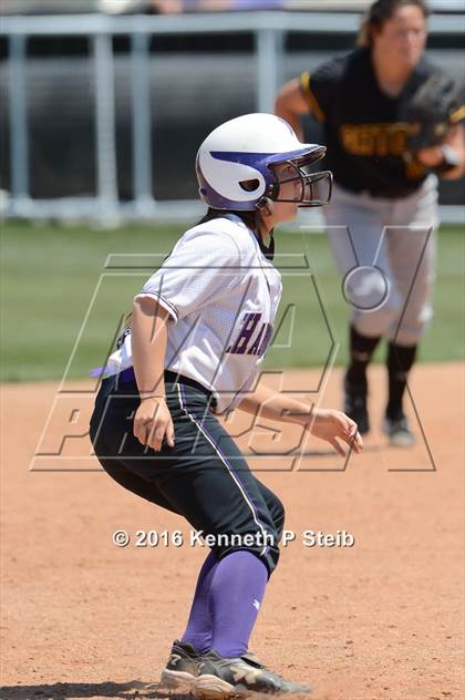Thumbnail 1 in Hahnville @ St. Amant (LHSAA 5A 2nd Round Playoff) photogallery.