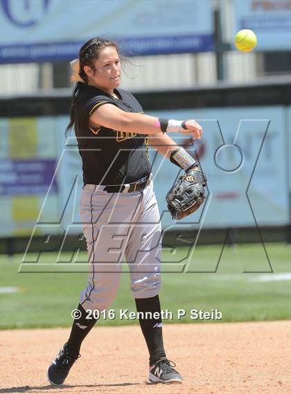 Thumbnail 3 in Hahnville @ St. Amant (LHSAA 5A 2nd Round Playoff) photogallery.