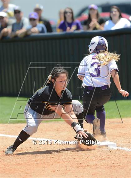 Thumbnail 1 in Hahnville @ St. Amant (LHSAA 5A 2nd Round Playoff) photogallery.