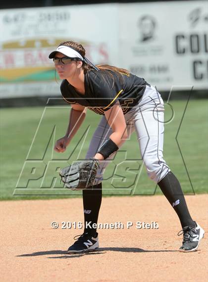 Thumbnail 2 in Hahnville @ St. Amant (LHSAA 5A 2nd Round Playoff) photogallery.
