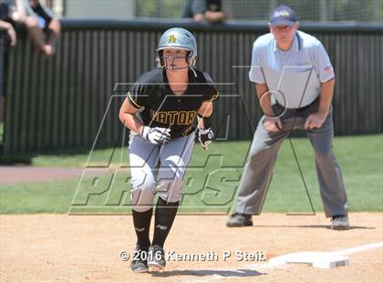Thumbnail 3 in Hahnville @ St. Amant (LHSAA 5A 2nd Round Playoff) photogallery.