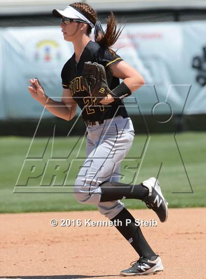 Thumbnail 3 in Hahnville @ St. Amant (LHSAA 5A 2nd Round Playoff) photogallery.