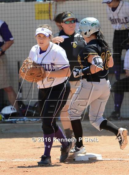 Thumbnail 1 in Hahnville @ St. Amant (LHSAA 5A 2nd Round Playoff) photogallery.