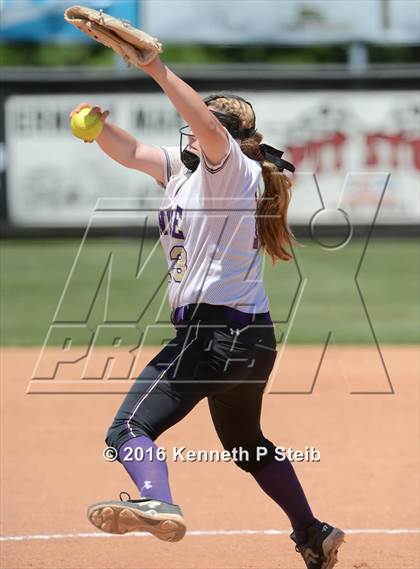 Thumbnail 1 in Hahnville @ St. Amant (LHSAA 5A 2nd Round Playoff) photogallery.