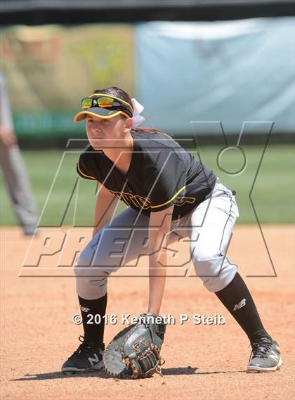 Thumbnail 2 in Hahnville @ St. Amant (LHSAA 5A 2nd Round Playoff) photogallery.