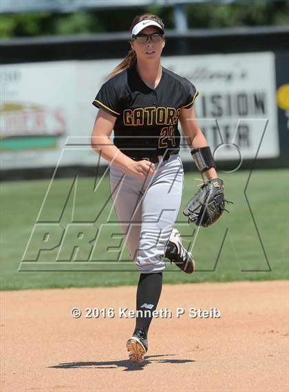 Thumbnail 1 in Hahnville @ St. Amant (LHSAA 5A 2nd Round Playoff) photogallery.