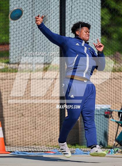 Thumbnail 3 in UIL 6A Track & Field Area 13&14 (Discus) photogallery.
