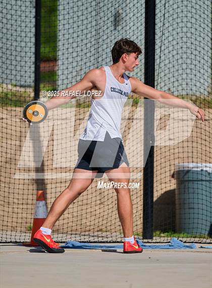 Thumbnail 1 in UIL 6A Track & Field Area 13&14 (Discus) photogallery.