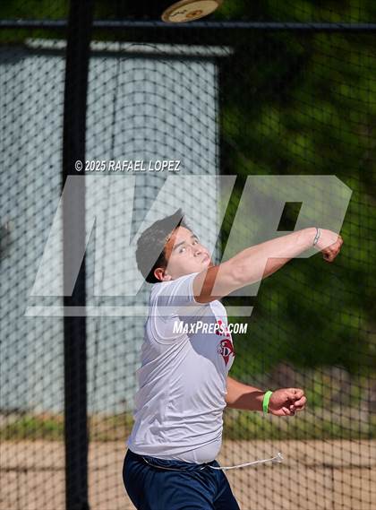 Thumbnail 3 in UIL 6A Track & Field Area 13&14 (Discus) photogallery.