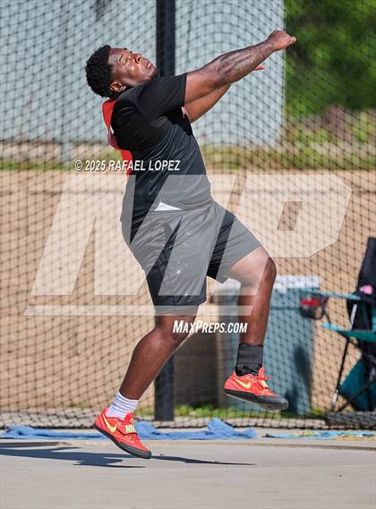 Thumbnail 1 in UIL 6A Track & Field Area 13&14 (Discus) photogallery.