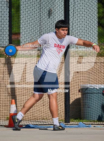 Thumbnail 3 in UIL 6A Track & Field Area 13&14 (Discus) photogallery.