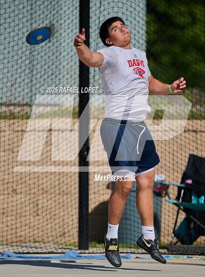 Thumbnail 2 in UIL 6A Track & Field Area 13&14 (Discus) photogallery.