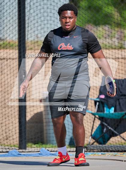 Thumbnail 1 in UIL 6A Track & Field Area 13&14 (Discus) photogallery.
