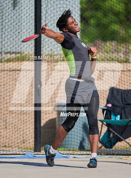 Thumbnail 1 in UIL 6A Track & Field Area 13&14 (Discus) photogallery.