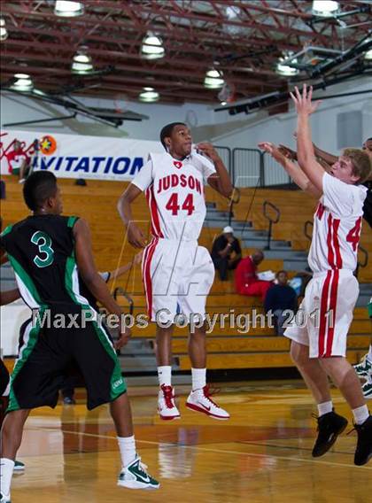 Thumbnail 3 in Judson vs Spring (McDonald's Texas Invitational) photogallery.