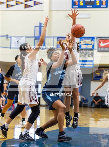Thumbnail 3 in JV: Lowell vs. Valley Christian (Newark Optimist Club Holiday Classic) photogallery.