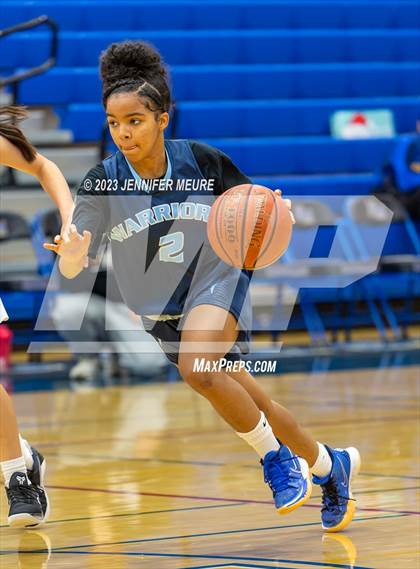 Thumbnail 3 in JV: Lowell vs. Valley Christian (Newark Optimist Club Holiday Classic) photogallery.