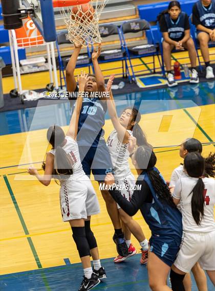 Thumbnail 1 in JV: Lowell vs. Valley Christian (Newark Optimist Club Holiday Classic) photogallery.