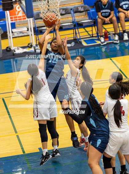 Thumbnail 3 in JV: Lowell vs. Valley Christian (Newark Optimist Club Holiday Classic) photogallery.