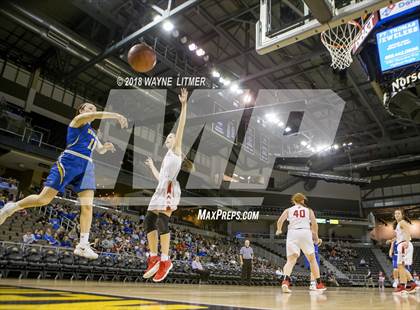 Thumbnail 3 in Newport Central Catholic vs Dixie photogallery.
