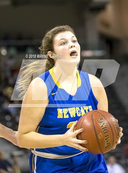 Thumbnail 3 in Newport Central Catholic vs Dixie photogallery.
