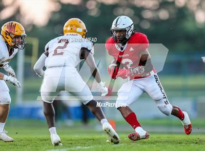 Thumbnail 3 in Davison @ Grand Blanc photogallery.