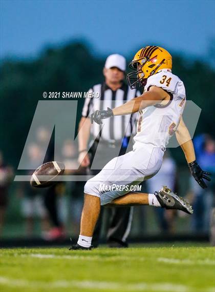 Thumbnail 2 in Davison @ Grand Blanc photogallery.