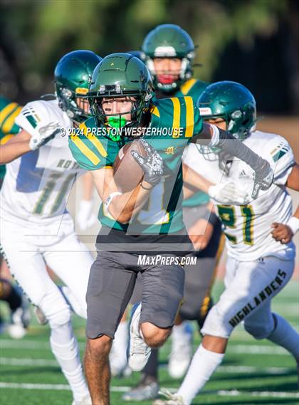 Thumbnail 1 in Royal @ Moorpark photogallery.