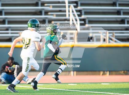 Thumbnail 1 in Royal @ Moorpark photogallery.
