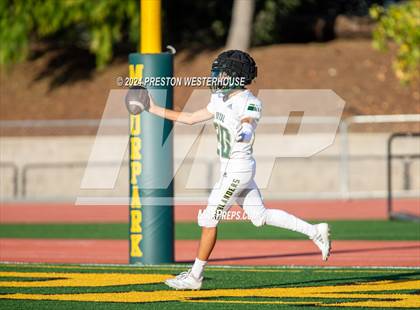 Thumbnail 2 in Royal @ Moorpark photogallery.