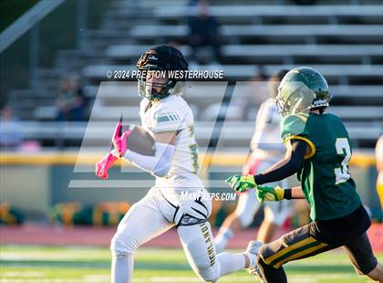 Thumbnail 3 in Royal @ Moorpark photogallery.