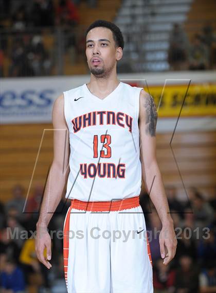 Thumbnail 1 in Whitney Young vs. Rainier Beach (Les Schwab Invitational) photogallery.