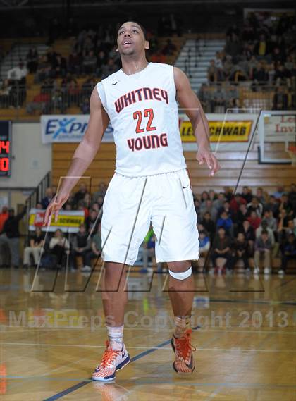 Thumbnail 3 in Whitney Young vs. Rainier Beach (Les Schwab Invitational) photogallery.