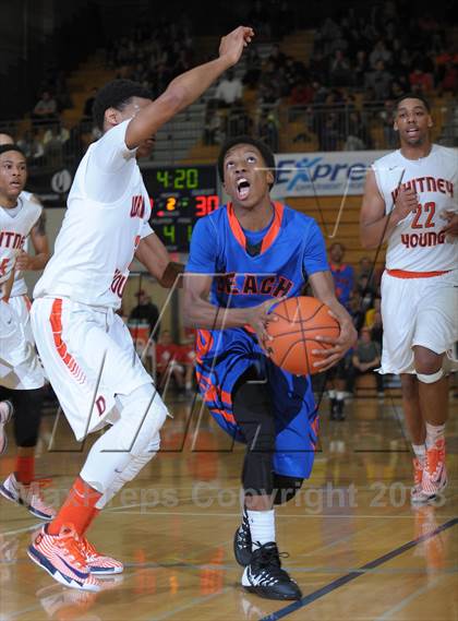 Thumbnail 2 in Whitney Young vs. Rainier Beach (Les Schwab Invitational) photogallery.