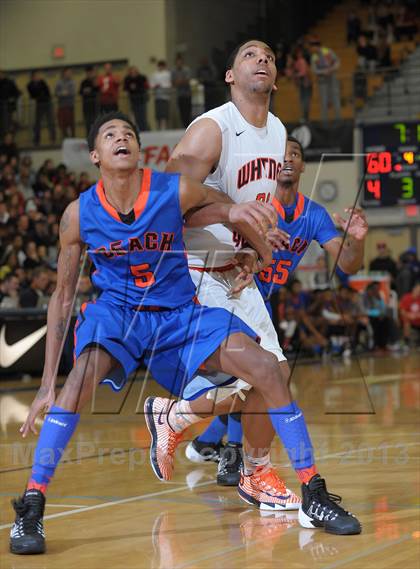 Thumbnail 3 in Whitney Young vs. Rainier Beach (Les Schwab Invitational) photogallery.