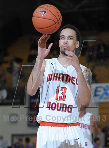 Thumbnail 2 in Whitney Young vs. Rainier Beach (Les Schwab Invitational) photogallery.