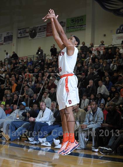 Thumbnail 1 in Whitney Young vs. Rainier Beach (Les Schwab Invitational) photogallery.